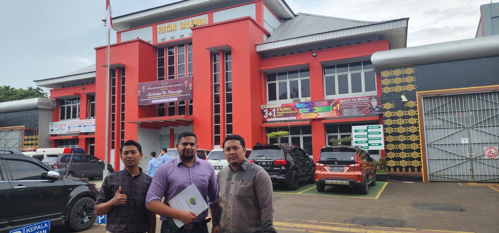 Tim kuasa hukum yang membantu Alwi memperjuangkan keadilan. (IST)